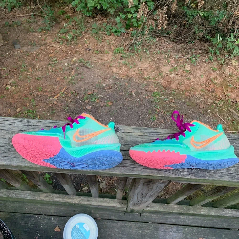 Nike Kyrie Low 4 “Keep Sue Fresh” Sz 8 (mens) - Picture 3 of 14